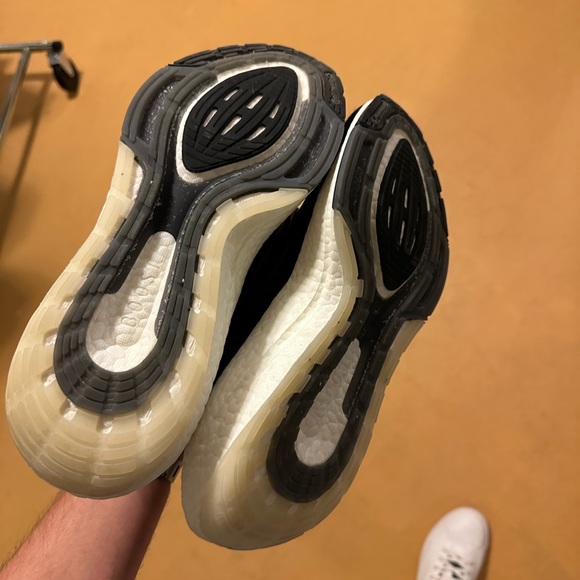 Adidas Ultraboost - Picture 3 of 3